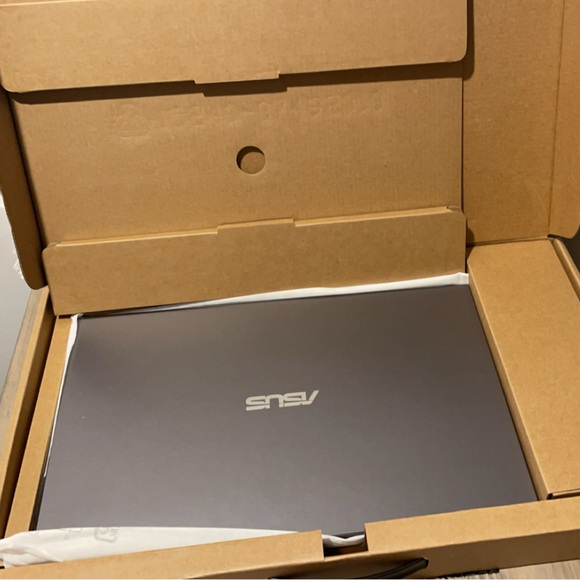 Asus Vivabook laptop 15.6” - Picture 4 of 5